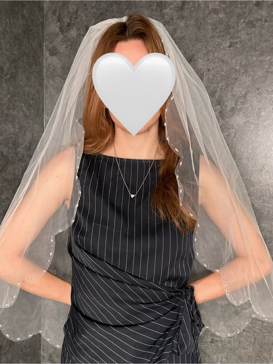 Vintage Ivory Fingertip Length Veil — Scalloped Embroidered Edge